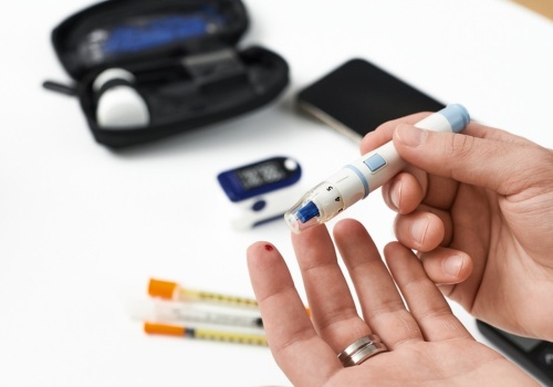 Co wywołuje cukrzycę? Ekspert: Choroba, na którą często pracujemy całe życie