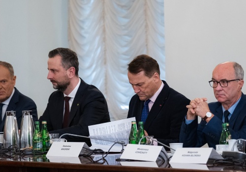 Kwartał marszałka. Czarzasty wstał z kolan, a lewica i prawica tańczą, jak im zagra