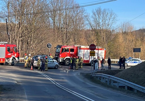 Wypadek na drodze krajowej 28. Ruch w Szymbarku jest utrudniony