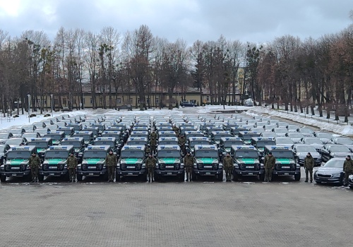 Straż Graniczna odebrała 145 nowych pojazdów patrolowych i terenowych