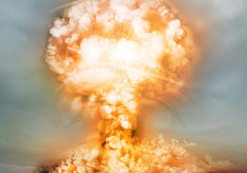 Sztuczna inteligencja nacisnęłaby czerwony przycisk? W symulacjach groziła atomem niemal zawsze