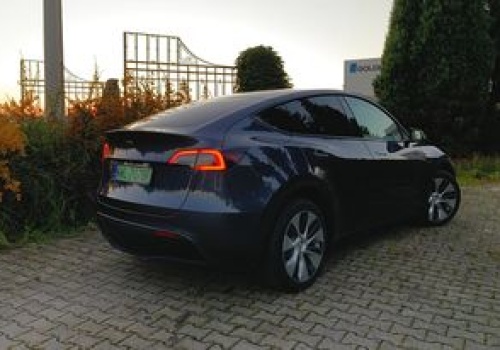 Prawie połowa Tesli nie przechodzi przeglądu. A były takie ładne, amerykańskie