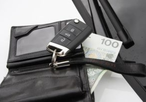 Kupił auto z salonu. Było używane. Teraz mówi o przestępstwie