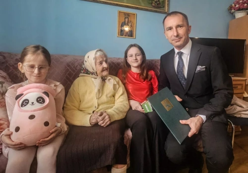 Najstarsza emerytka-rolniczka ma 111 lat. Prezes KRUS przyjechał na urodziny