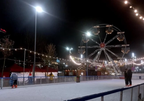 Ostatni moment na pojeżdżenie na łyżwach w plenerze. MOSiR zamyka lodowiska