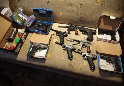 Arsenał broni w mieszkaniu 81-latka