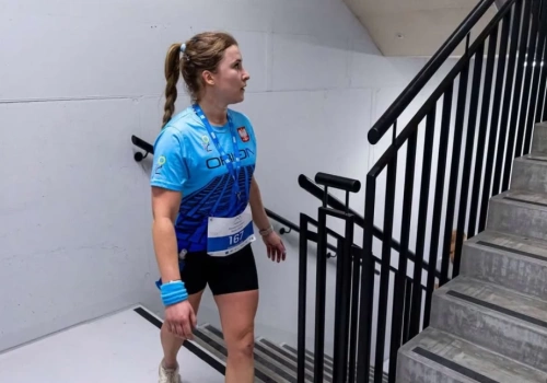 Aneta Chmiel z Kowar po Everest Run. Wbiegła 55 razy na 42 piętro