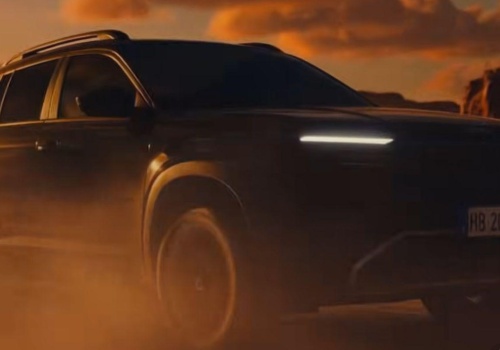 Jeep Avenger występuje w teledysku do utworu „Ossessione” Samuraia Jaya