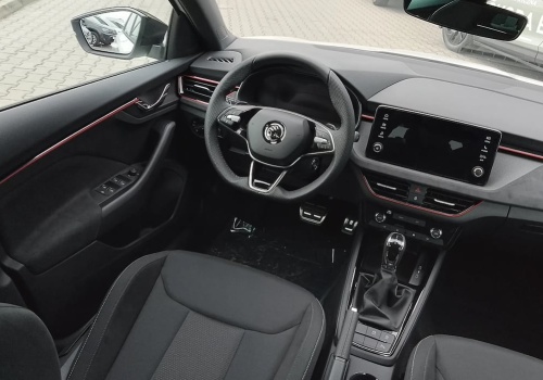 Rodzinna Skoda z automatem nie sprzedawała się przez dwa lata. W trzecim roku schodzi do 95 900 zł