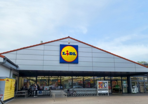 Tyle naprawdę zarabia się w Lidlu. Lista płac od kasjera po menedżera