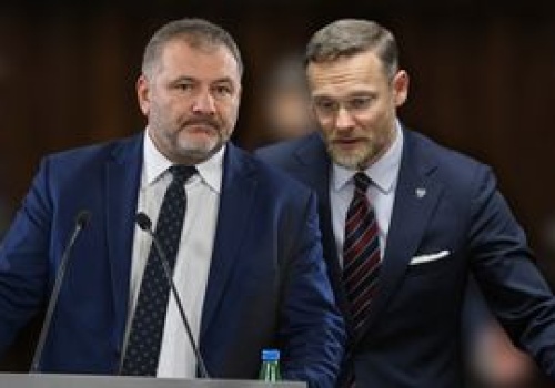 Sejm przyjął uchwałę o KRS. Awantura, groźby i 