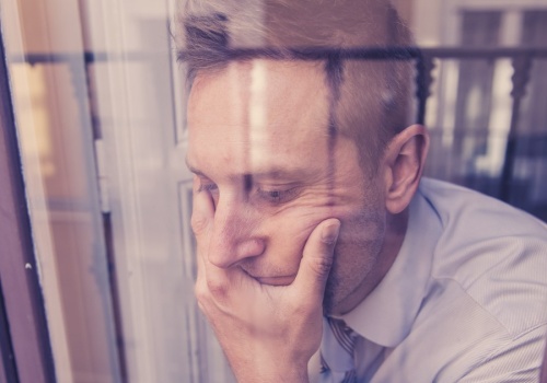 Mają po 40 lat i czują, że przegrali swoje życie. 