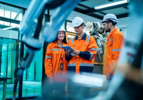 Roboty nie zabiorą pracy, ale zmienią kompetencje. Jakich pracowników szuka rynek?