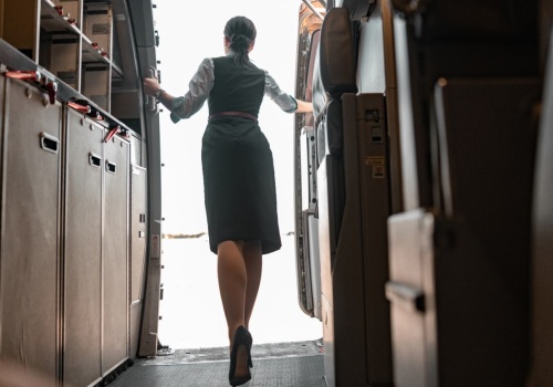 Od 54 lat pracuje jako stewardesa. Ten przedmiot zawsze ma przy sobie podczas lotu