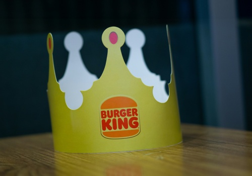 Burger King wprowadza AI do słuchawek pracowników. Ma 