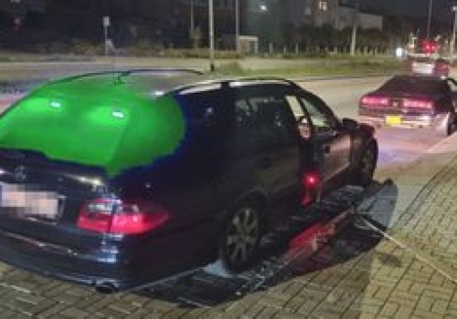 Zielone światło za szybą auta. Nowy sygnał może wejść w życie