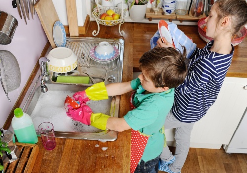 Brak obowiązków domowych tworzy pokolenie 