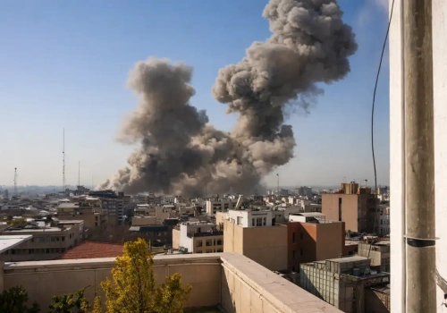 Z ostatniej chwili: Izrael uderza w Iran. Prewencyjny atak na Teheran, dym nad biurem Chameneiego. USA w tle