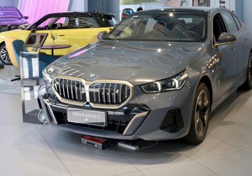 Dealerzy walczą o klientów. Obniżki sięgają nawet 170 tys. zł