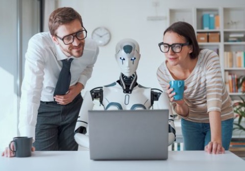 Jak ludzie pilnują agentów AI