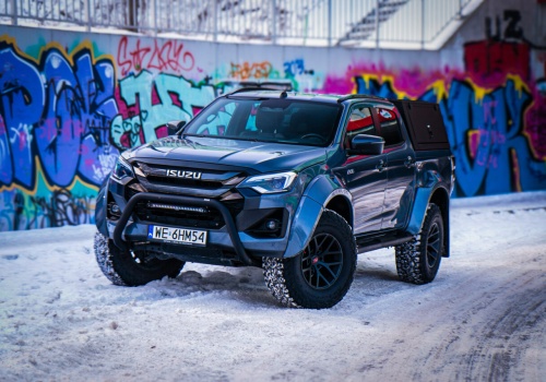 Test Isuzu D-Max Arctic Trucks. Pickup, którym prosto z salonu pojedziesz na apokalipsę