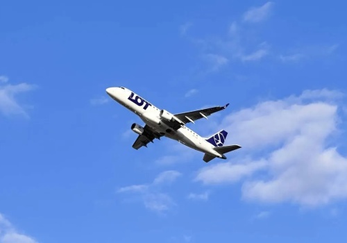 Lotniczy paraliż na Bliskim Wschodzie w związku z atakiem na Iran. Które linie odwołały loty?