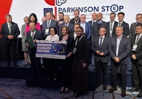 Prawie 140 mln zł na rozwój pionierskiej metody leczenia chorób mózgu na Mazowszu