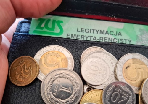 Jeden z najwyższych dodatków ZUS. Od marca kwota wzrasta o prawie 100 zł