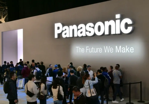 Panasonic TV tonie w objęciach Chińczyków