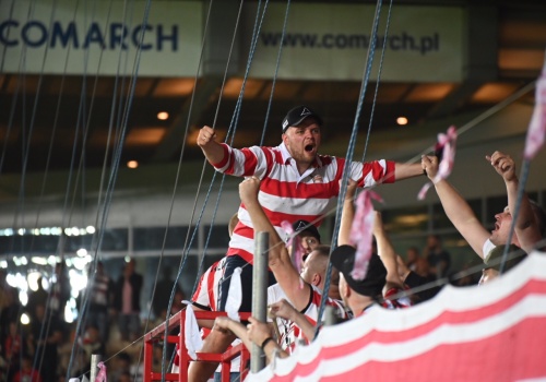Podpisy pod referendum przy stadionie Cracovii. Organizatorzy mówią o ok. 2 tys. deklaracji od kibiców „Pasów”