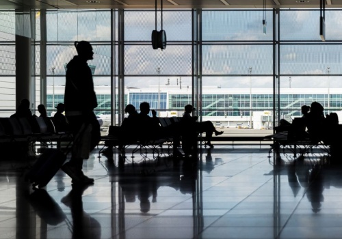 PILNE: Zawieszono loty do wielu krajów, w tym popularnych kierunków wakacyjnych