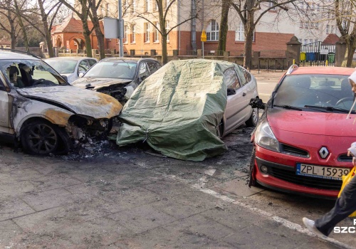 Nocny pożar aut w Szczecinie, policja wyjaśnia przyczyny