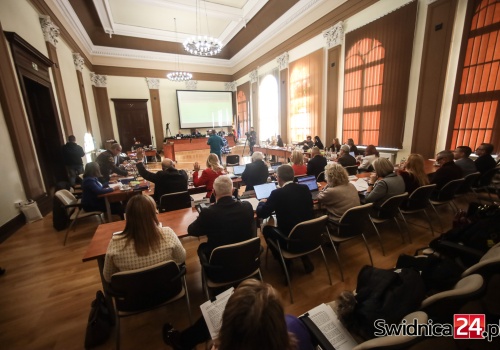 Kulisy samorządu: Radni. Wielka lipa?