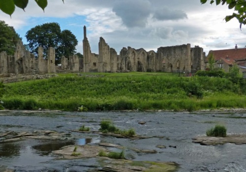 Spokojna przystań mnichów i nagły koniec. Historia ruin zaczęła się od pustelnika