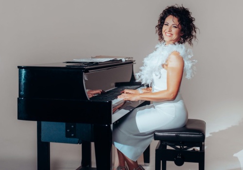 Hania Stach w rozmowie z Piotrem Bielawskim. O projekcie „Tribute to Whitney Houston”