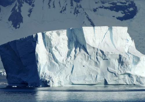 Oceaniczny pas transmisyjny w stanie krytycznym. Destabilizacja południowego ogniwa cyrkulacji termohalinowej