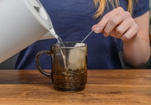 Pestycydy w herbatach zimowych. Producenci omijają prawo