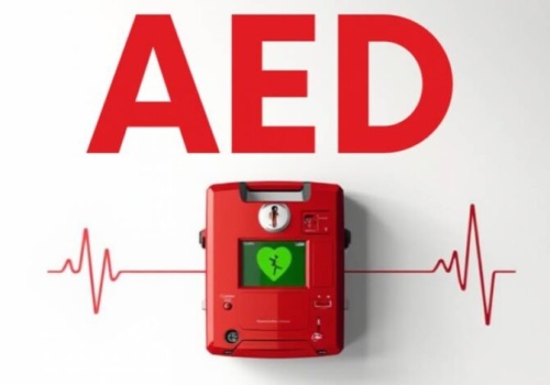 Nowy defibrylator AED w Starczy. Urządzenie ratujące życie dostępne dla mieszkańców