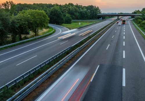 150 km/h na autostradzie? Resort infrastruktury analizuje zmiany przepisów