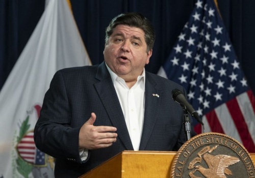Gubernator Pritzker i politycy z Illinois krytykują Trumpa