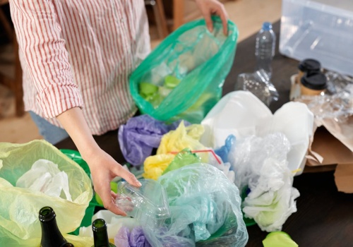 Płacisz mniej za śmieci, bo segregujesz? Twój sąsiad pewnie nie – i też płaci mniej