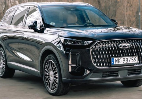 Chińska hybryda czy japońska? Chery Tiggo 9 vs Toyota RAV4 vs Mazda CX-80 vs Mitsubishi Outlander