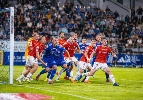 Wisła Kraków - Znicz Pruszków. Gdzie oglądać mecz Betclic I ligi? O której początek?