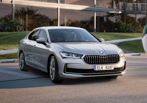 Skoda uzupełnia gamę Superba o nową wersję napędową. To najmocniejsze auto spalinowe tej marki