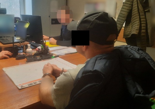 Finał kradzieży w warszawskim apartamencie. Zatrzymanie we Wrocławiu i 22 zarzuty
