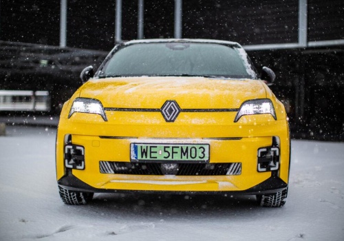 Kiedy w Renault 5 pojawi się tańszy akumulator?