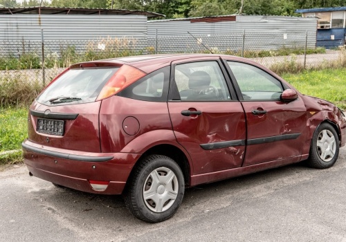 Warszawa kontynuuje usuwanie wraków. Miasto ogłosiło kolejny przetarg