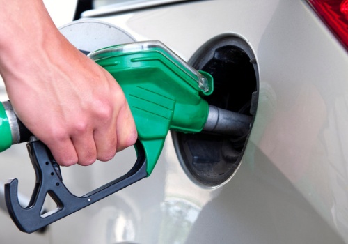 Nadchodzi ekologiczna benzyna E20. Miliony kierowców mogą mieć problem