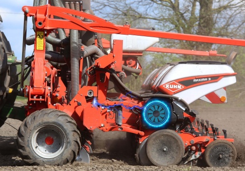 Oszczędność nawet 10% nasion. Te systemy robią różnicę w siewnikach punktowych