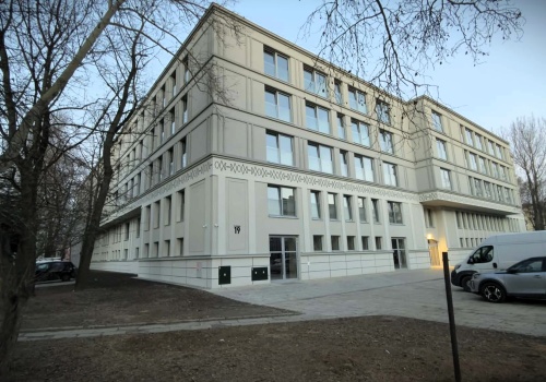 Os. Teatralne 19: inwestycja, która od początku dzieliła, a na finiszu zaskoczyła formą